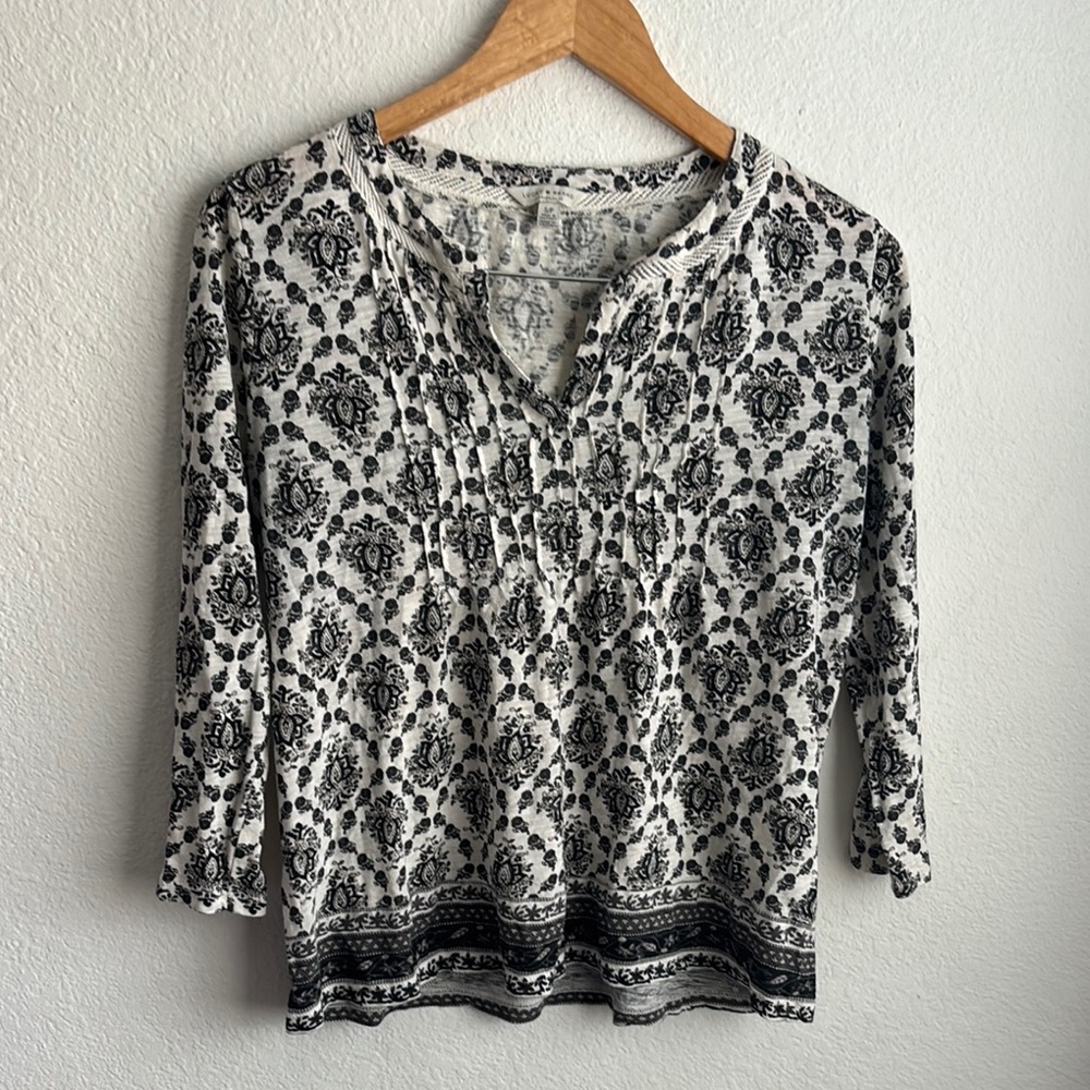 Lucky Brand Black and White V-Neck 3/4 Sleeve Blouse